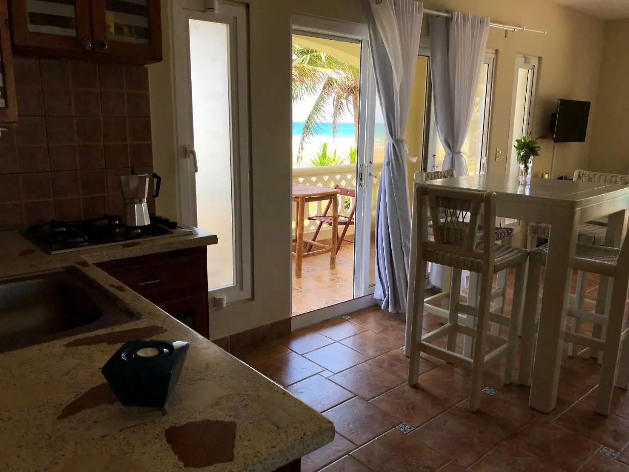 كاباريتي Barefoot Beach Pad 3*,